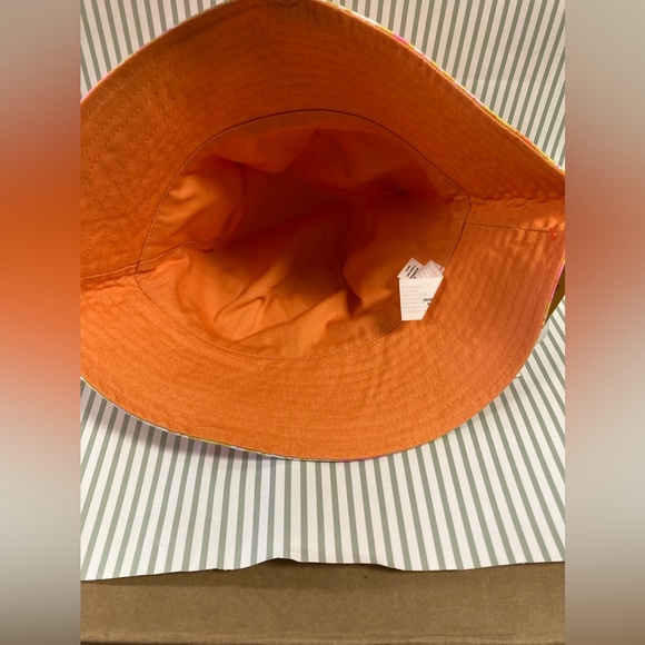 Kids' Reversible Bucket Hat - Picture 7 of 8
